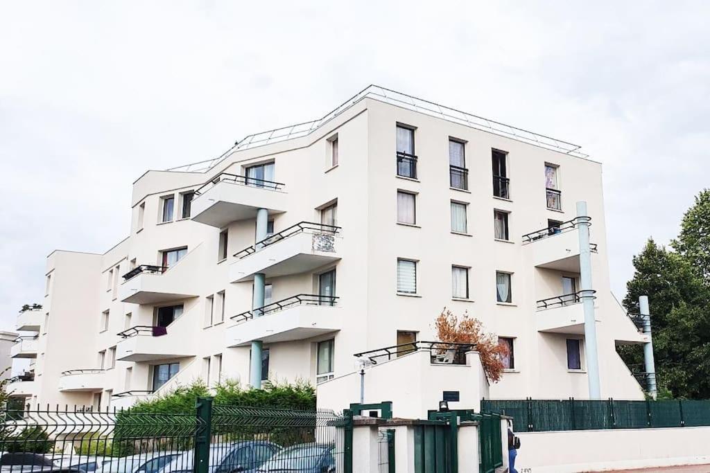 Evry-Gregy-sur-Yerre Le Jules Val - Studio Cosy En Residence + Parking + Wi-Fi מראה חיצוני תמונה